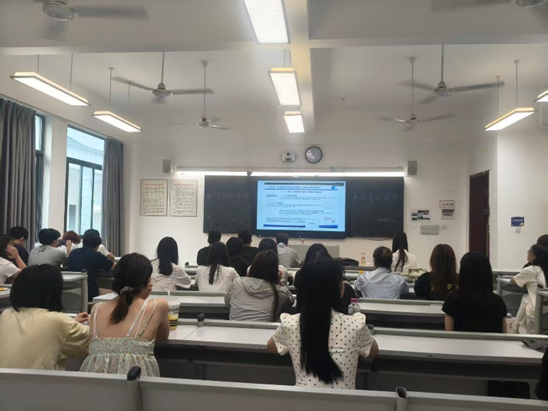 把握文旅发展时代大势 锚定职教成才前行方向 —— 冯义雄为旅游系学子讲授形势与政策课