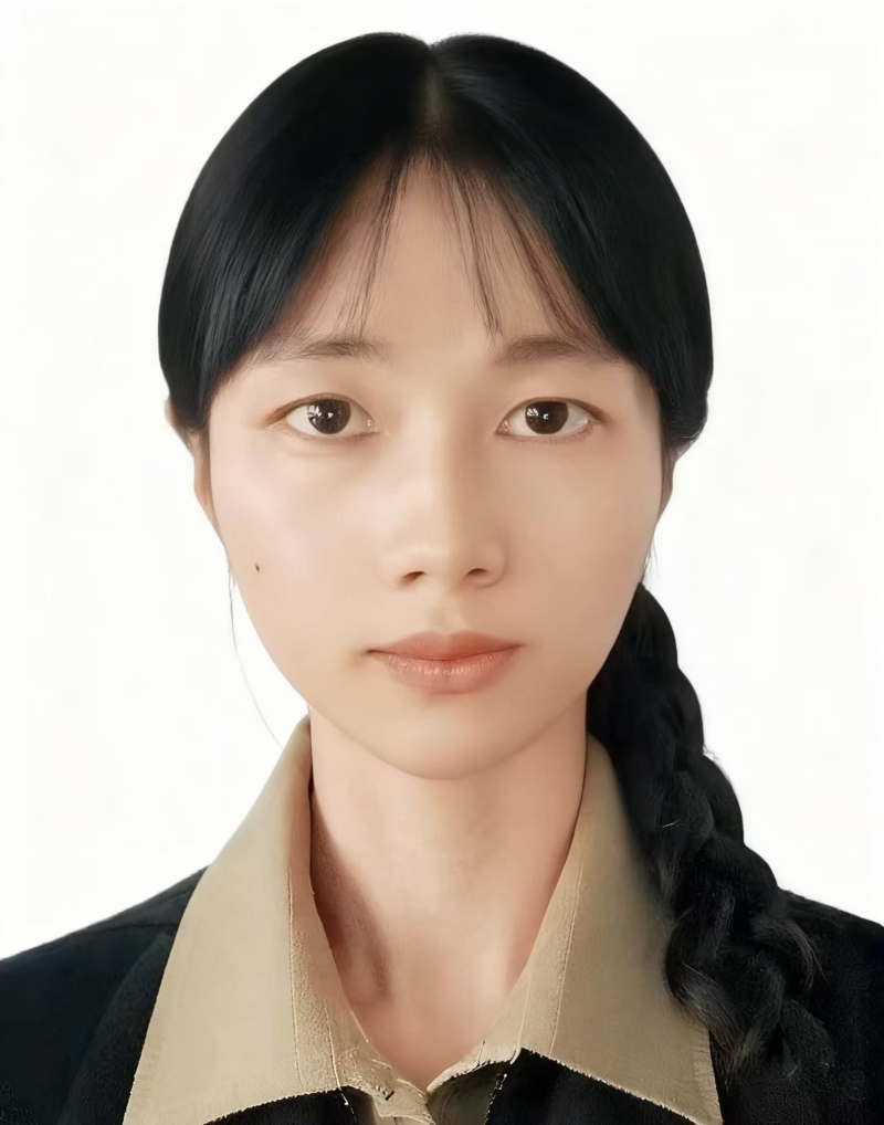 邓家玲.jpg